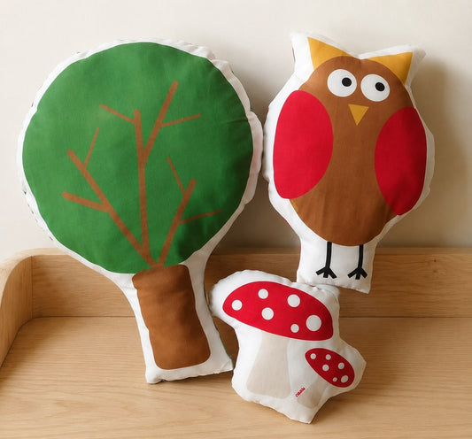 les petites poupées dans la forêt